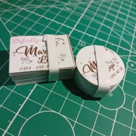 Stickers personalizados en papel fotográfico adhesivo